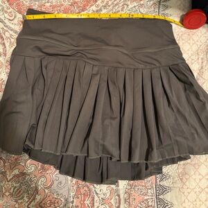 Elegant Women's Gray Pleated Skort